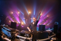 ����� � ������� ����� Armin van Buuren ft. Rank1 - The world is watching me