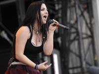 Текст и перевод песни Evanescence - The other side