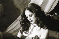 ����� � ������� ����� Darling Violetta - A smaller god